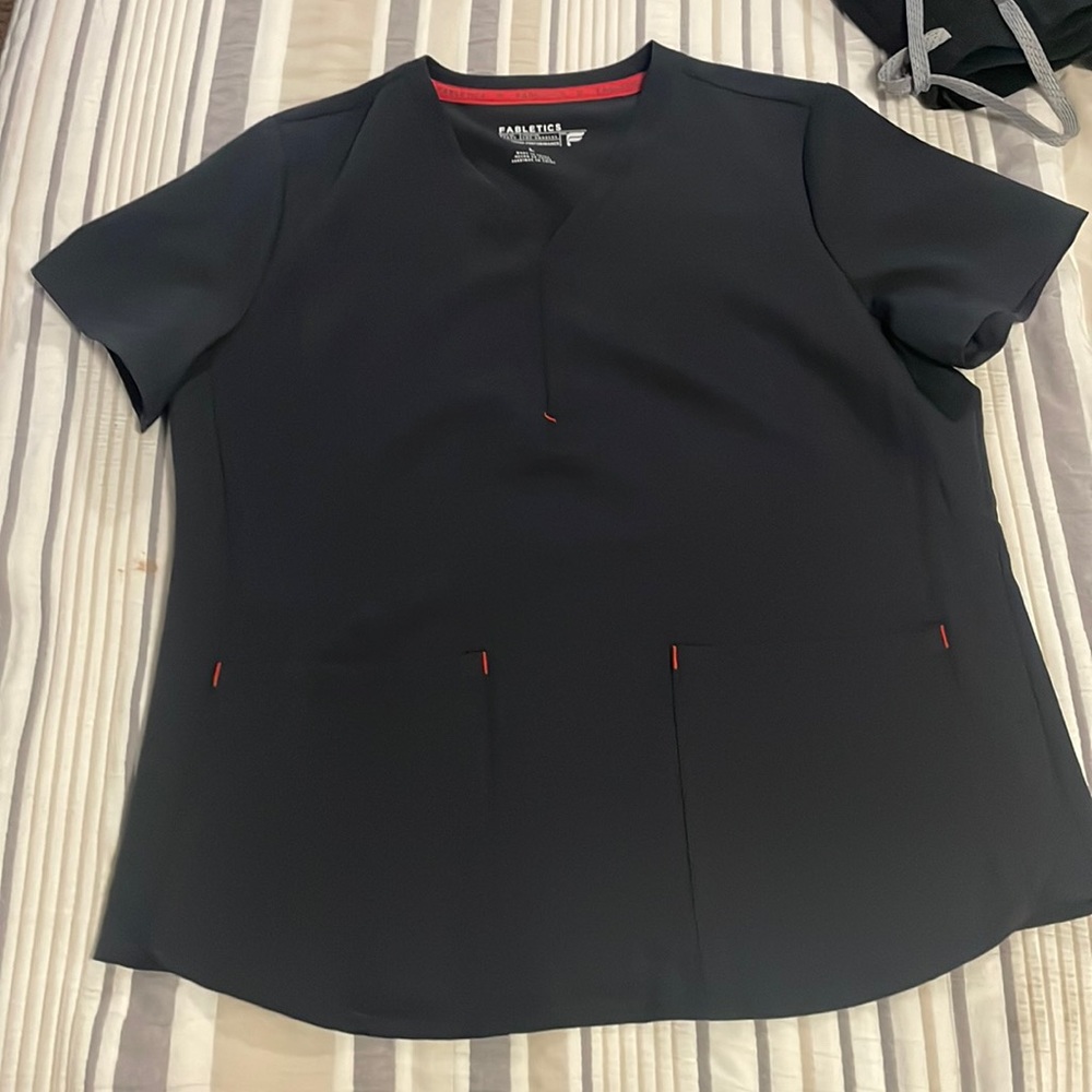 Scrub top